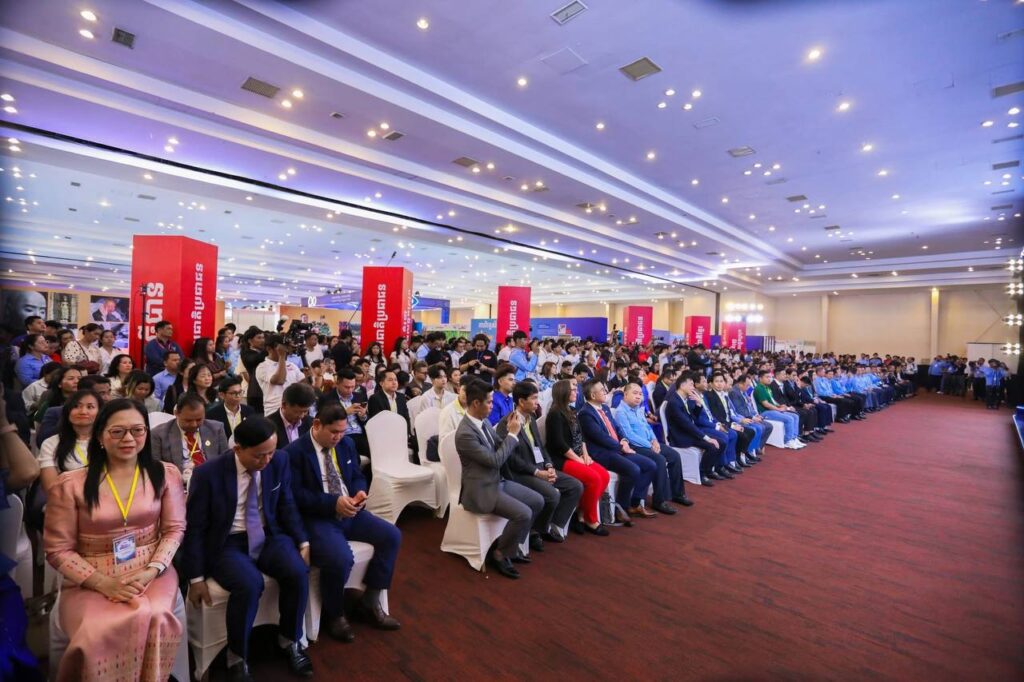 ពិធីបើកជាផ្លូវការកម្មវិធីពិព័រណ៍ផលិតផលខ្មែរក្រោមប្រធានបទ «ខ្មែរធ្វើបាន៖ ចូលរួម ជំរុញ គាំទ្រ ផលិតផលក្នុងស្រុក»!