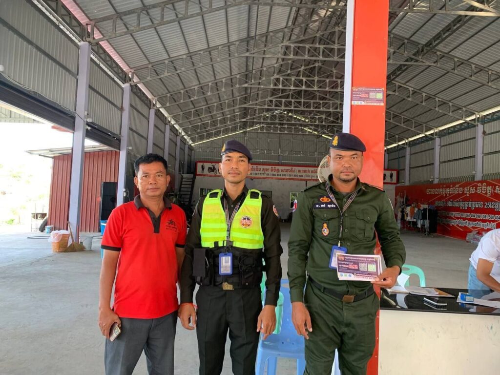 សកម្មភាព​កម្លាំង​កង​រាជអាវុធហត្ថ​ខេត្ត​កំពង់ស្ពឺ​ បន្ត​ចុះផ្សាយ​លេខទូរស័ព្ទអន្តរាគមន៏សង្គ្រោះបន្ទាន់1292 ដល់ប្រជាពលរដ្ឋក្នុងភូមិសាស្រ្តខេត្តកំពង់ស្ពឺ…