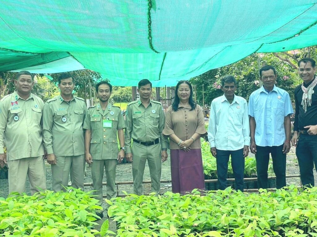 អង្គការអភិរក្សព្រៃឈើ និងអភិវឌ្ឍធនធានធម្មជាតិរួមសហការជាមួយ សមាគមយុវជនកម្ពុជាសាមគ្គីក្នុងសន្តិភាពបានប្រគល់កូនឈើចំនួន ៥០០០ដើម ទៅប្រជាសហគមន៍ត្រៀមដាំនៅទីធ្លាវត្តធិបតីសោមទីប៉ូ